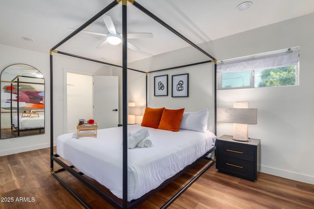 8537 E CLARENDON Avenue, Scottsdale, AZ 85251