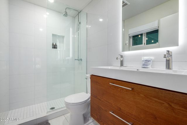 8537 E CLARENDON Avenue, Scottsdale, AZ 85251