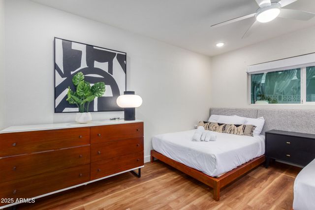 8537 E CLARENDON Avenue, Scottsdale, AZ 85251