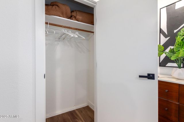 8537 E CLARENDON Avenue, Scottsdale, AZ 85251