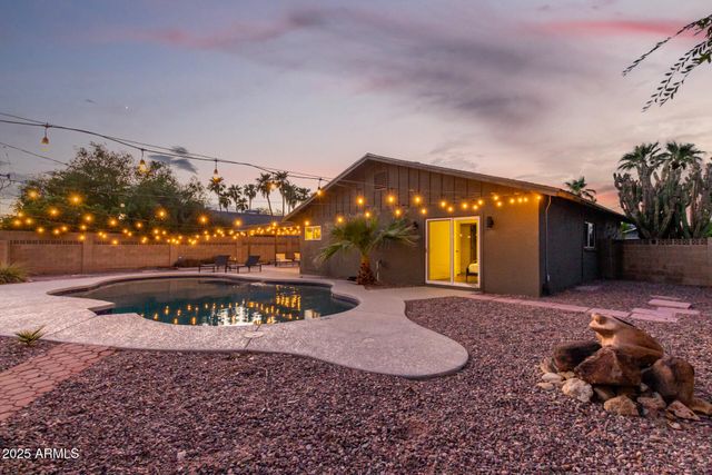 8537 E CLARENDON Avenue, Scottsdale, AZ 85251