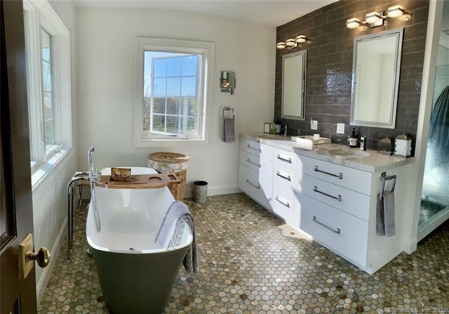 220 Painter Hill Road, Roxbury, CT 06783
