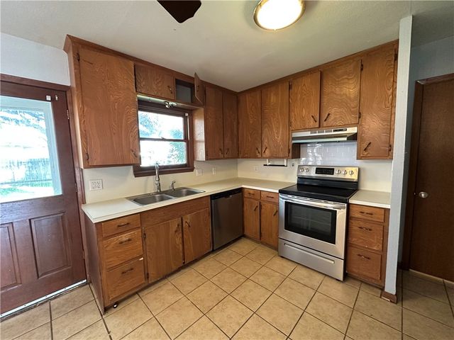 117 Holly Dr, Portland, TX 78374