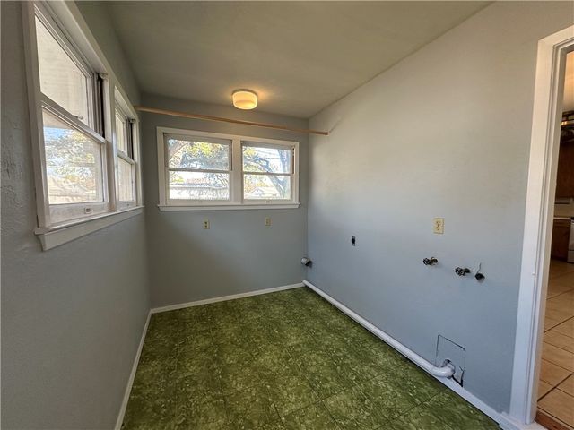 117 Holly Dr, Portland, TX 78374