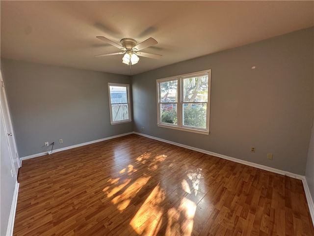 117 Holly Dr, Portland, TX 78374