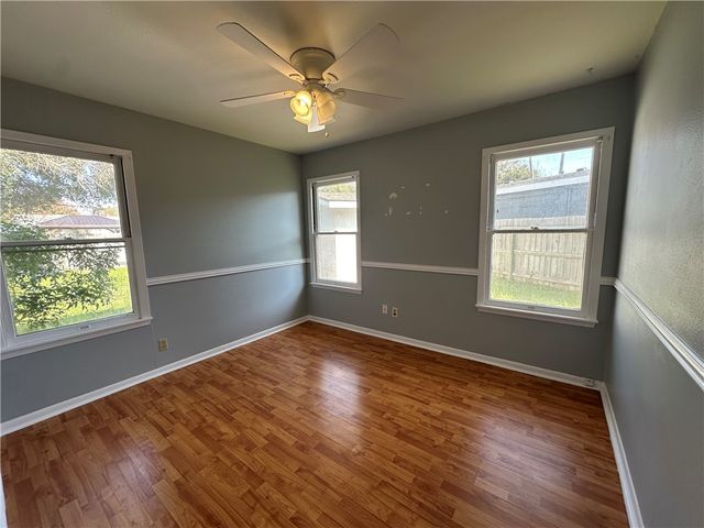 117 Holly Dr, Portland, TX 78374