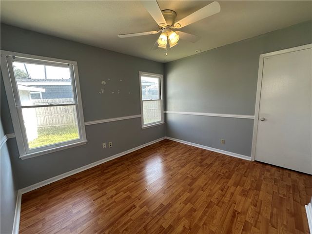 117 Holly Dr, Portland, TX 78374