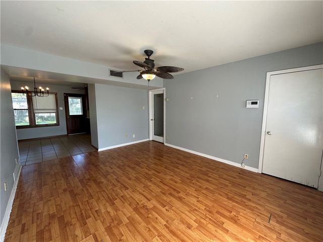 117 Holly Dr, Portland, TX 78374