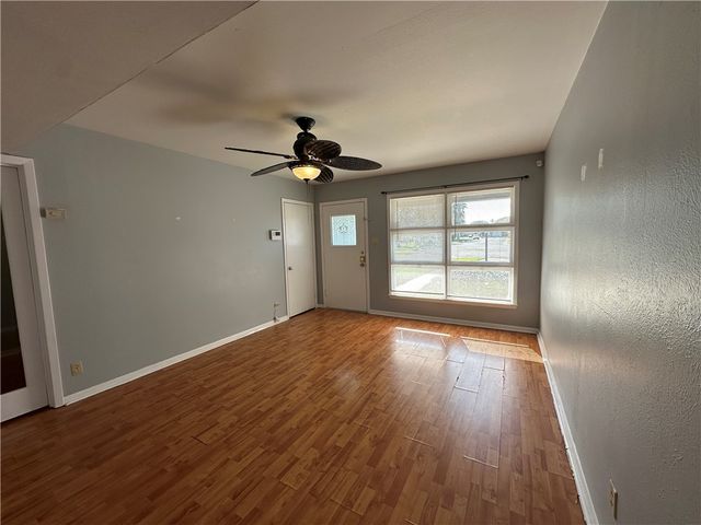 117 Holly Dr, Portland, TX 78374