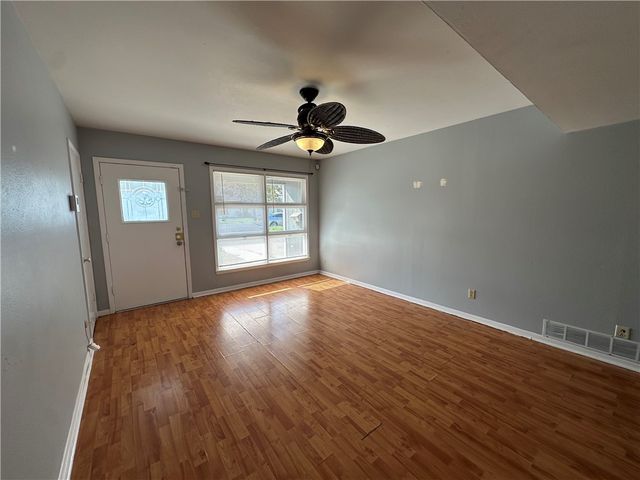 117 Holly Dr, Portland, TX 78374