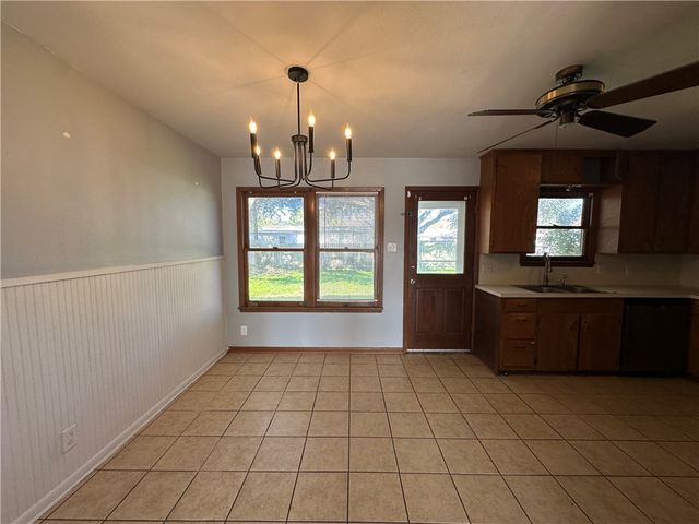 117 Holly Dr, Portland, TX 78374