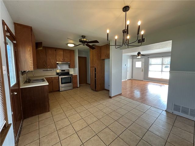 117 Holly Dr, Portland, TX 78374