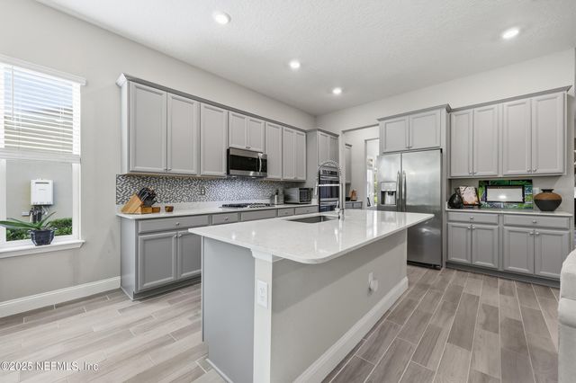 86 WHEELWRIGHT Lane, Jacksonville, FL 32081