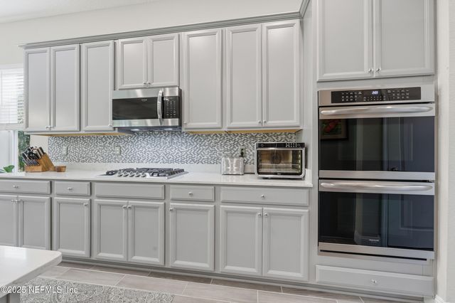 86 WHEELWRIGHT Lane, Jacksonville, FL 32081