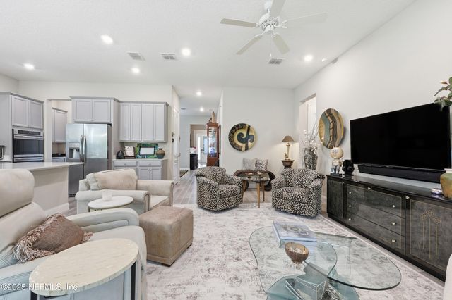 86 WHEELWRIGHT Lane, Jacksonville, FL 32081