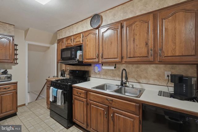 8566 MAIN AVE, Pasadena, MD 21122