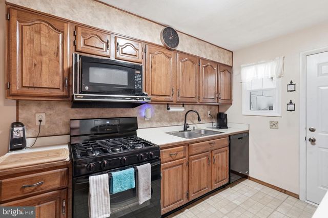 8566 MAIN AVE, Pasadena, MD 21122