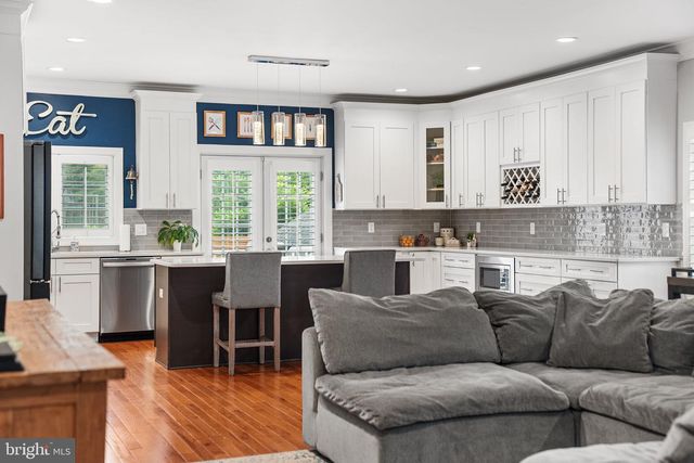 613 S BUCHANAN ST, Arlington, VA 22204