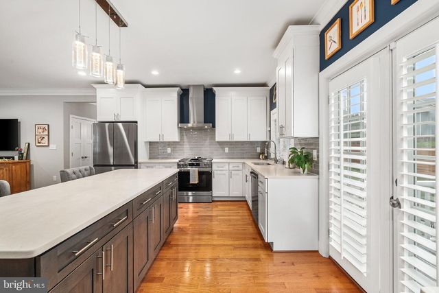 613 S BUCHANAN ST, Arlington, VA 22204