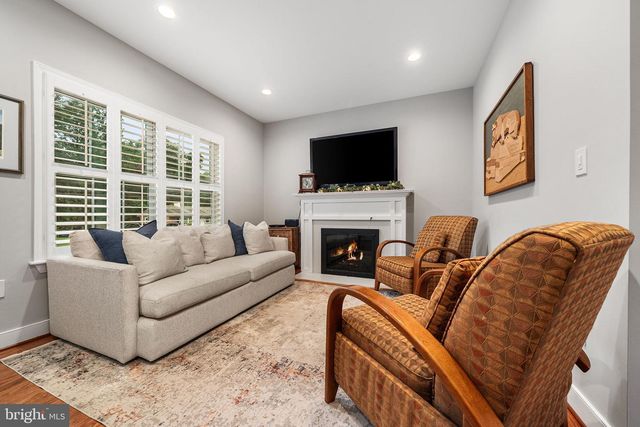 613 S BUCHANAN ST, Arlington, VA 22204