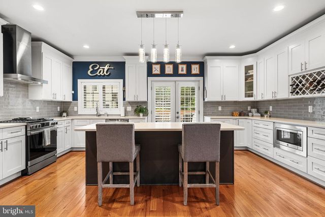 613 S BUCHANAN ST, Arlington, VA 22204