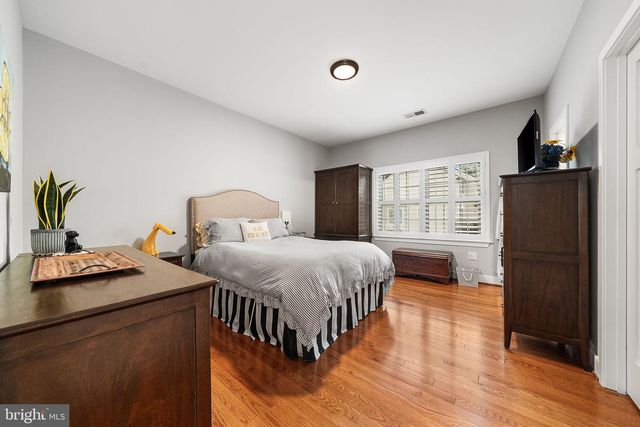 613 S BUCHANAN ST, Arlington, VA 22204