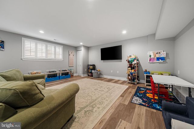 613 S BUCHANAN ST, Arlington, VA 22204