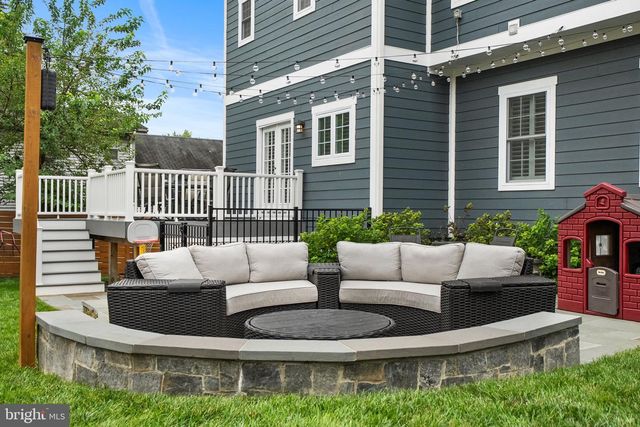 613 S BUCHANAN ST, Arlington, VA 22204