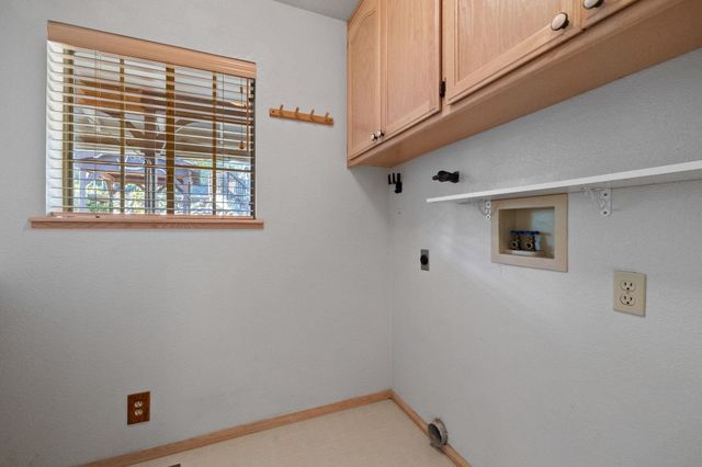 21239 Pokie Dr, Soulsbyville, CA 95372