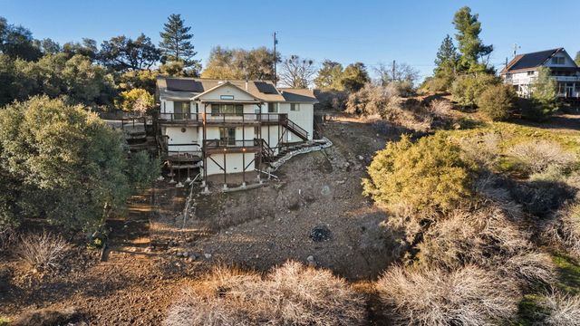 21239 Pokie Dr, Soulsbyville, CA 95372