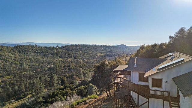 21239 Pokie Dr, Soulsbyville, CA 95372
