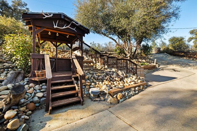 21239 Pokie Dr, Soulsbyville, CA 95372