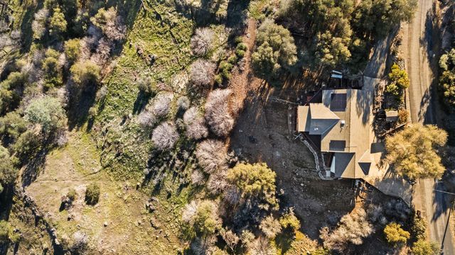 21239 Pokie Dr, Soulsbyville, CA 95372