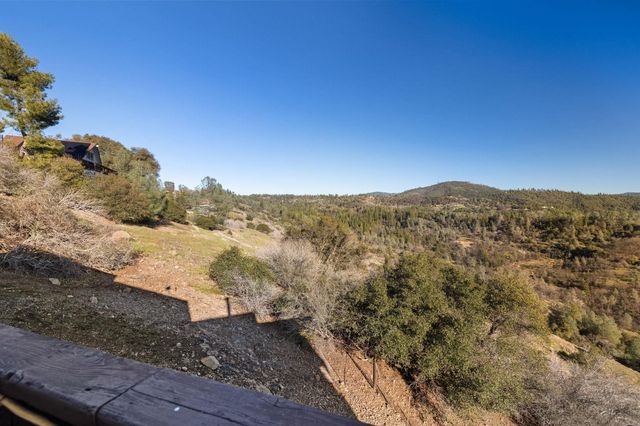 21239 Pokie Dr, Soulsbyville, CA 95372