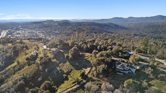 21239 Pokie Dr, Soulsbyville, CA 95372