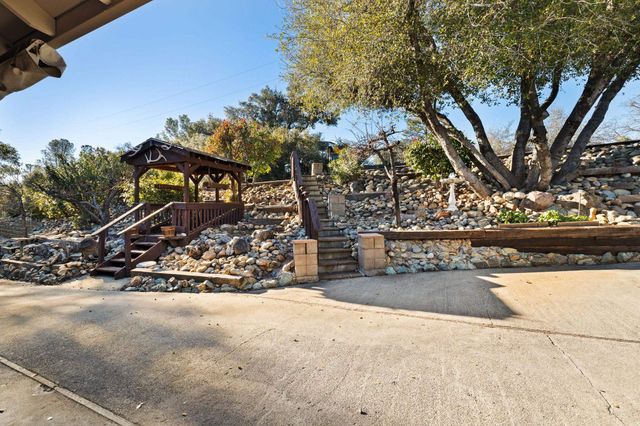 21239 Pokie Dr, Soulsbyville, CA 95372