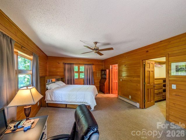 572 Pleasant Valley Road, Burnsville, NC 28714