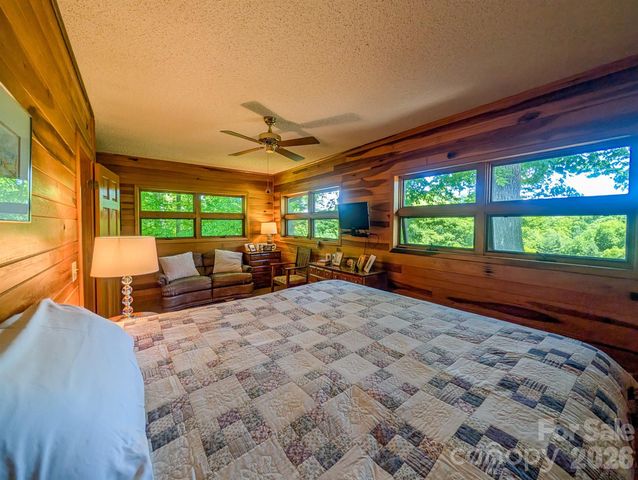 572 Pleasant Valley Road, Burnsville, NC 28714