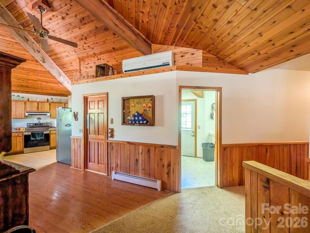 572 Pleasant Valley Road, Burnsville, NC 28714