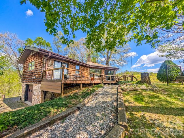 572 Pleasant Valley Road, Burnsville, NC 28714