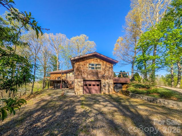 572 Pleasant Valley Road, Burnsville, NC 28714