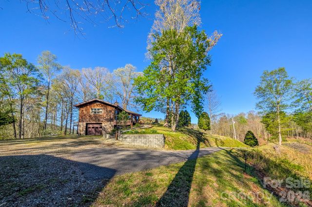 572 Pleasant Valley Road, Burnsville, NC 28714