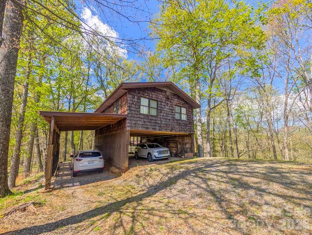 572 Pleasant Valley Road, Burnsville, NC 28714