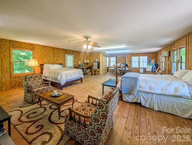 572 Pleasant Valley Road, Burnsville, NC 28714
