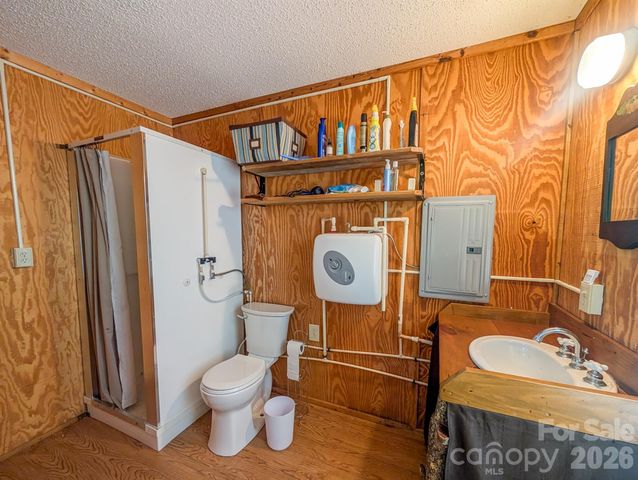 572 Pleasant Valley Road, Burnsville, NC 28714