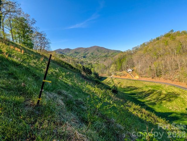 572 Pleasant Valley Road, Burnsville, NC 28714