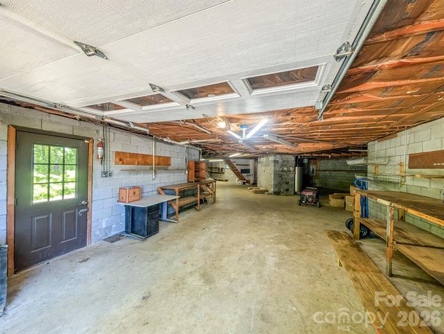 572 Pleasant Valley Road, Burnsville, NC 28714