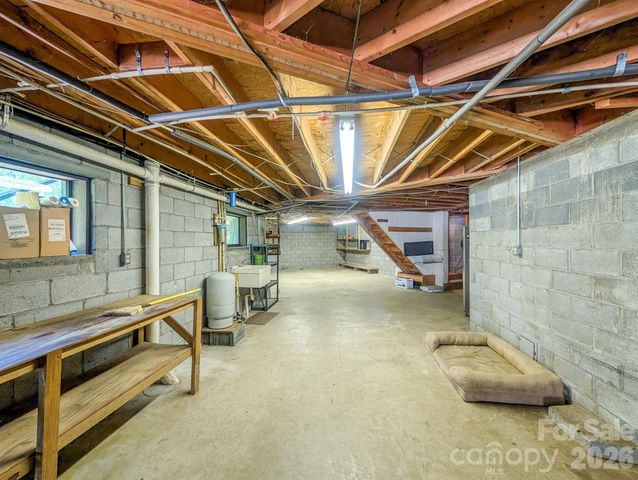 572 Pleasant Valley Road, Burnsville, NC 28714