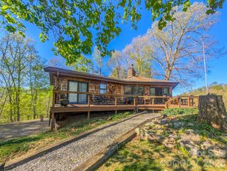 572 Pleasant Valley Road, Burnsville, NC 28714
