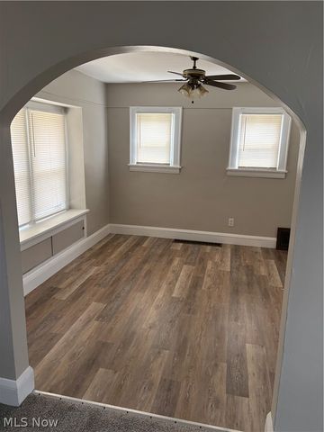 818 Saxon Avenue, Akron, OH 44314